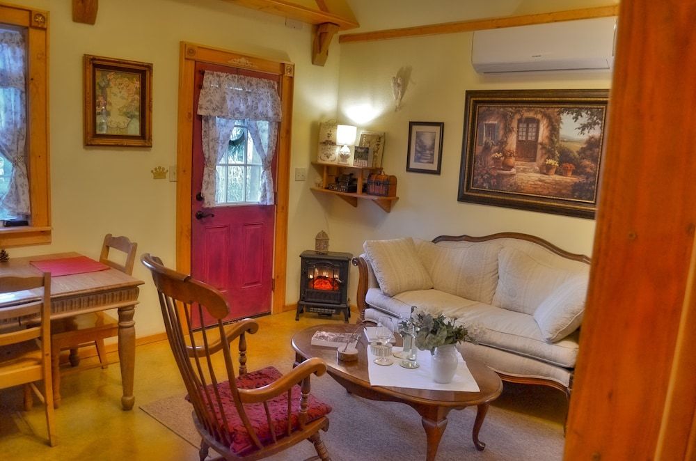 Rarumpelpunzeldornaschenwittchen Aschenputtel Cottage 6