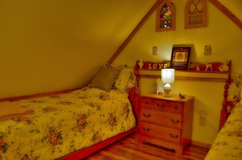 Rarumpelpunzeldornaschenwittchen Aschenputtel Cottage 3