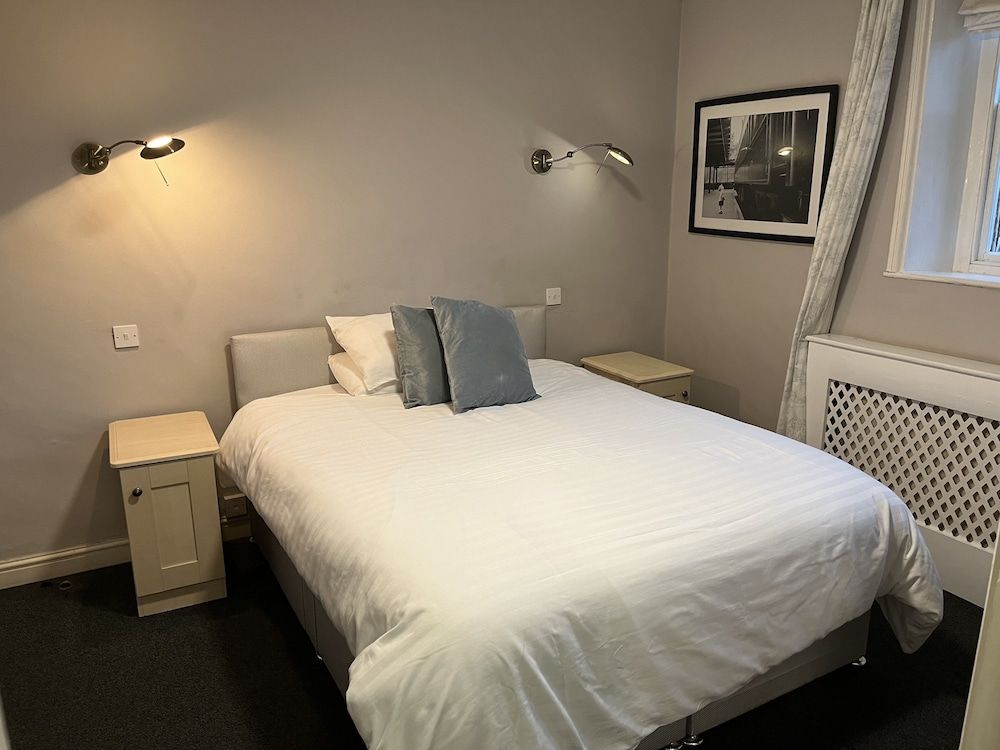 Lulus Double Room 6