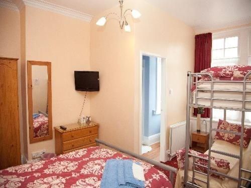 The Meltham Guesthouse Triple Room