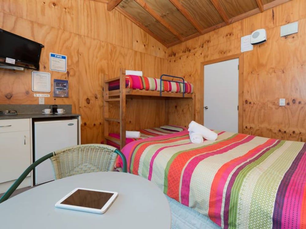 Ensuite Cabin (Sleeps 4)