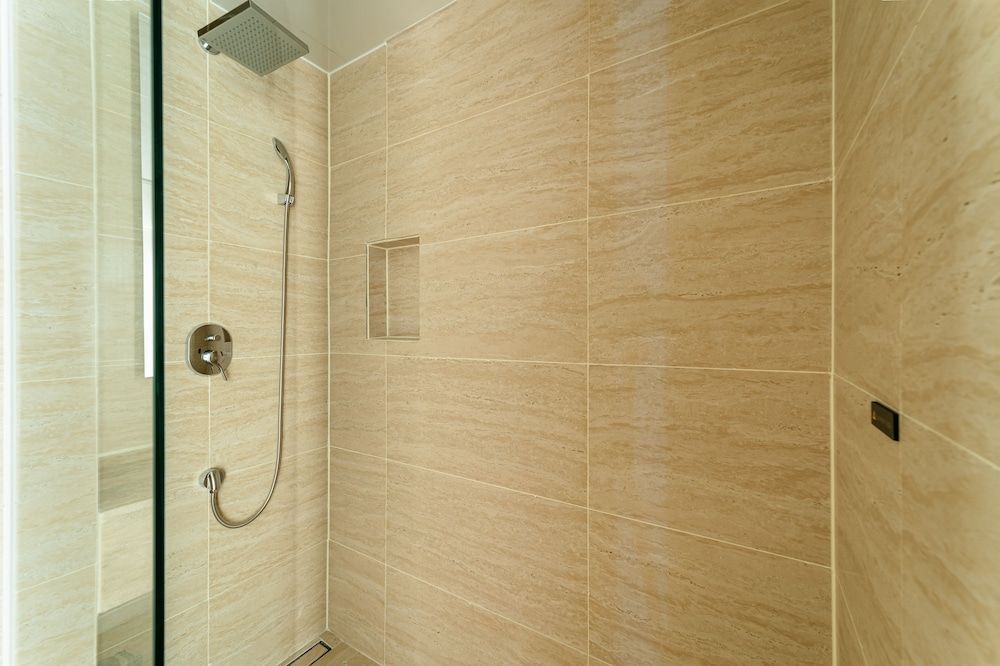 Hotels One Deluxe Double Room, 1 King Bed, Non Smoking, City View 7