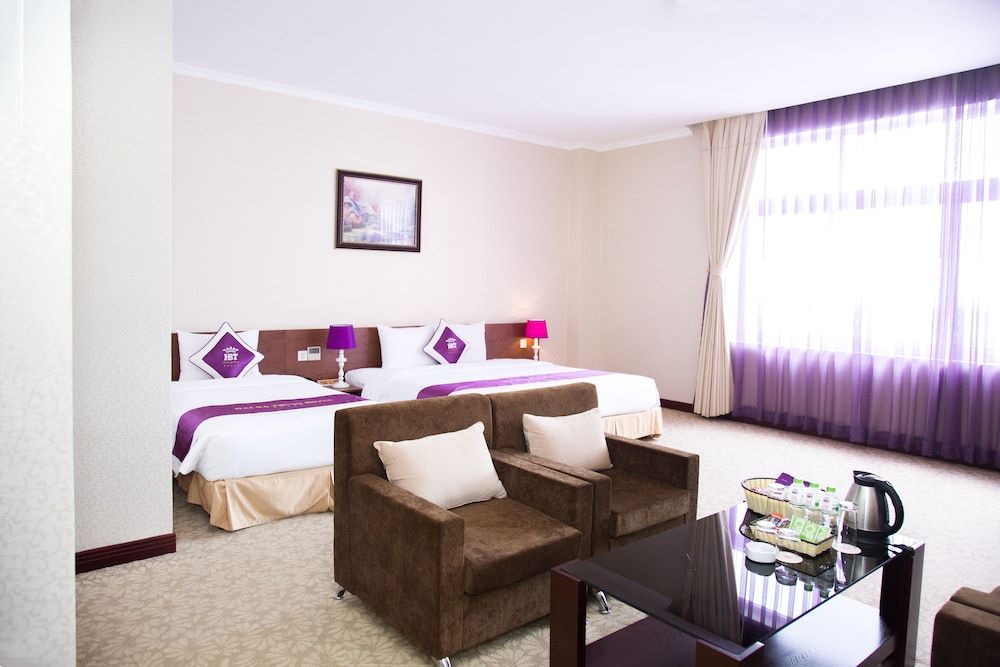 Hai Ba Trung Hotel Deluxe Double Room 4