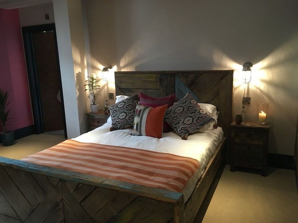 undefined Charter House 10