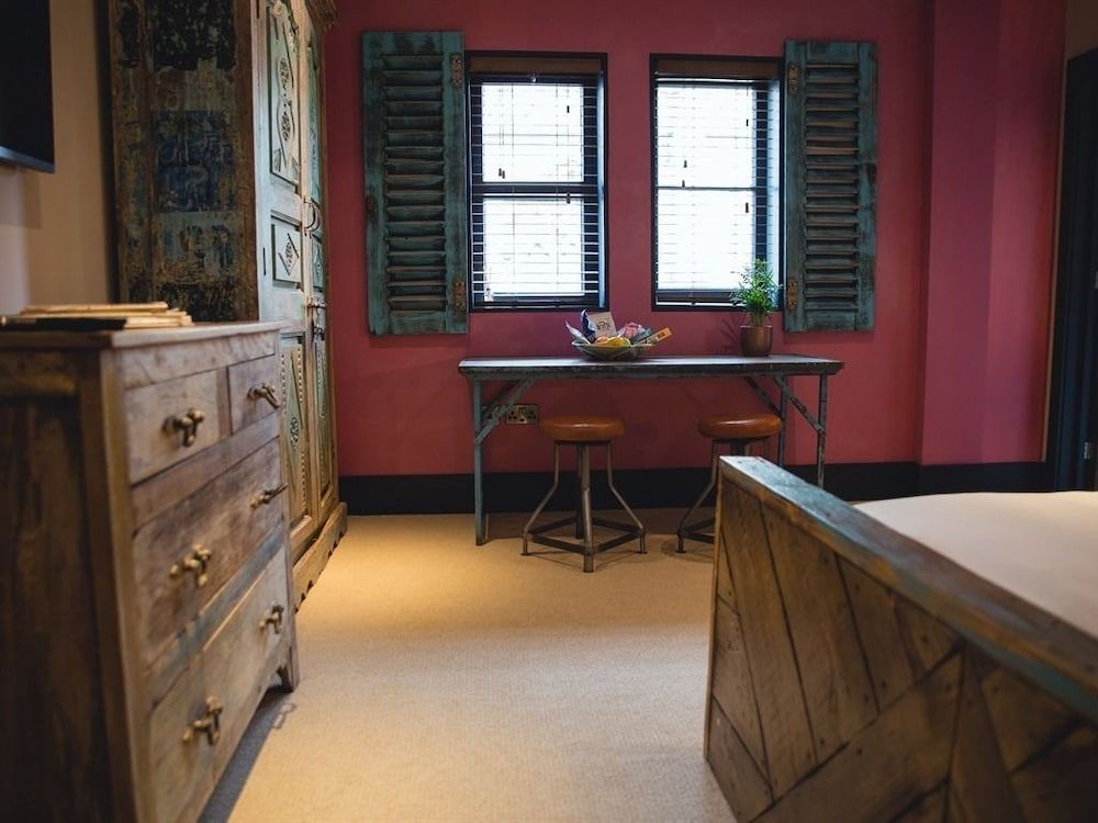 undefined Charter House 9