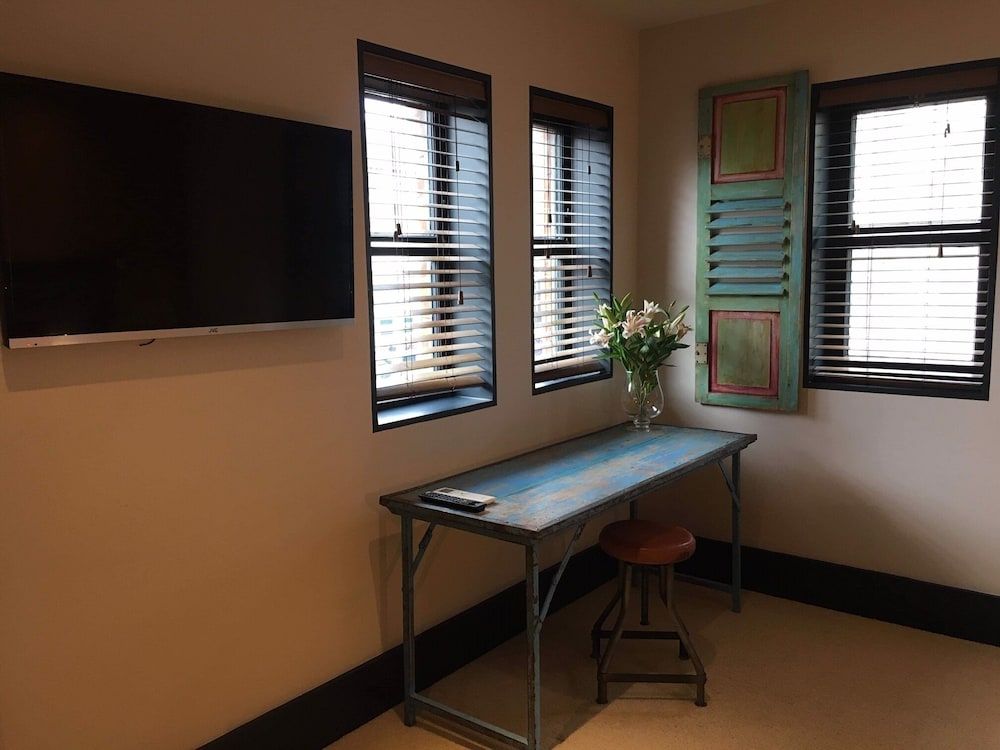 undefined Charter House 7