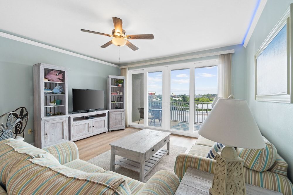 Condo, 2 Bedrooms (329)