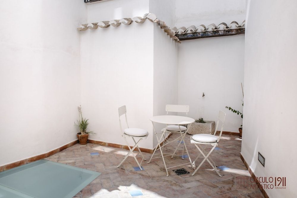 Deluxe Room, Non Smoking, Patio