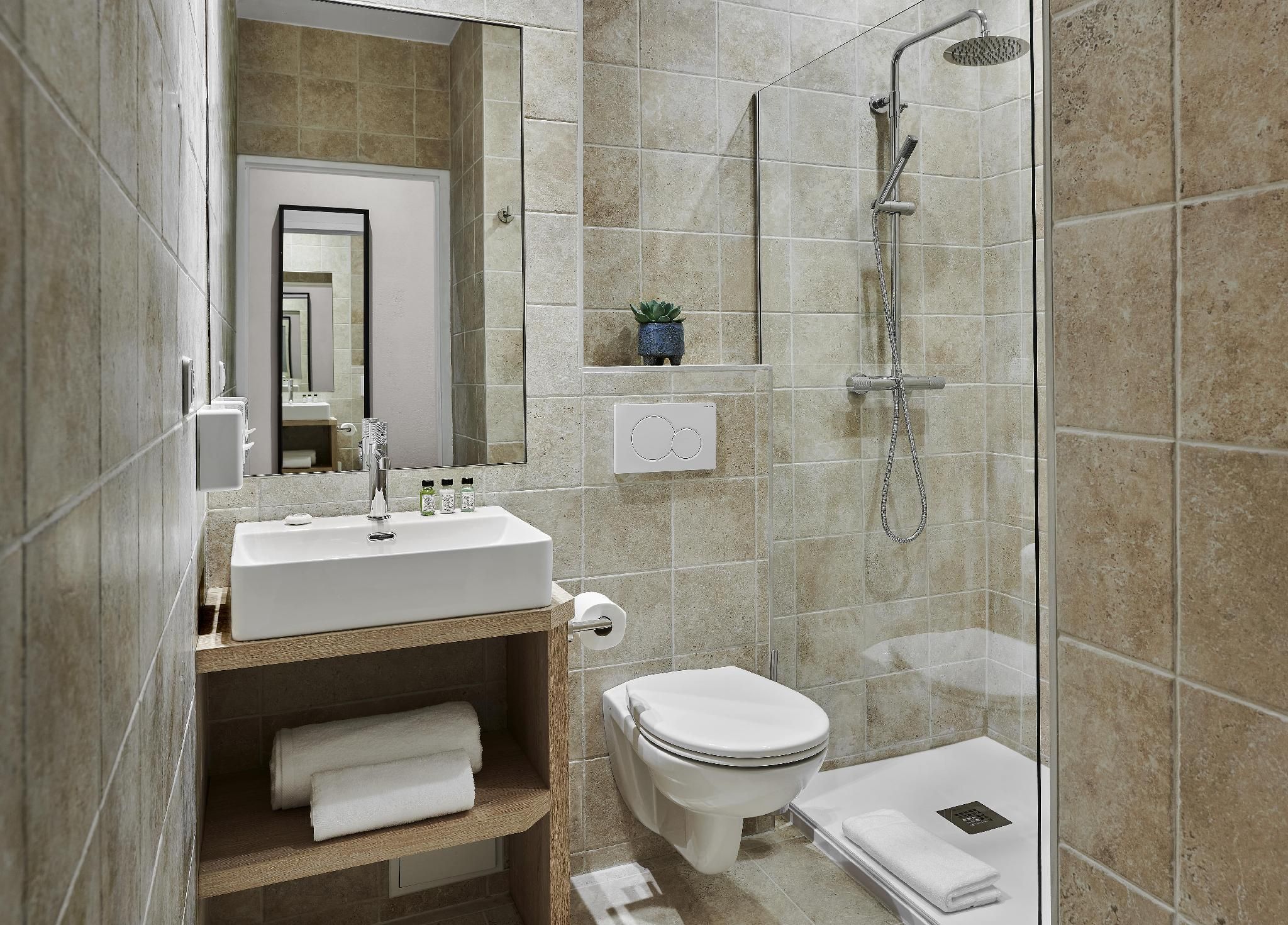 undefined Hotel Le Suquet Cannes 6