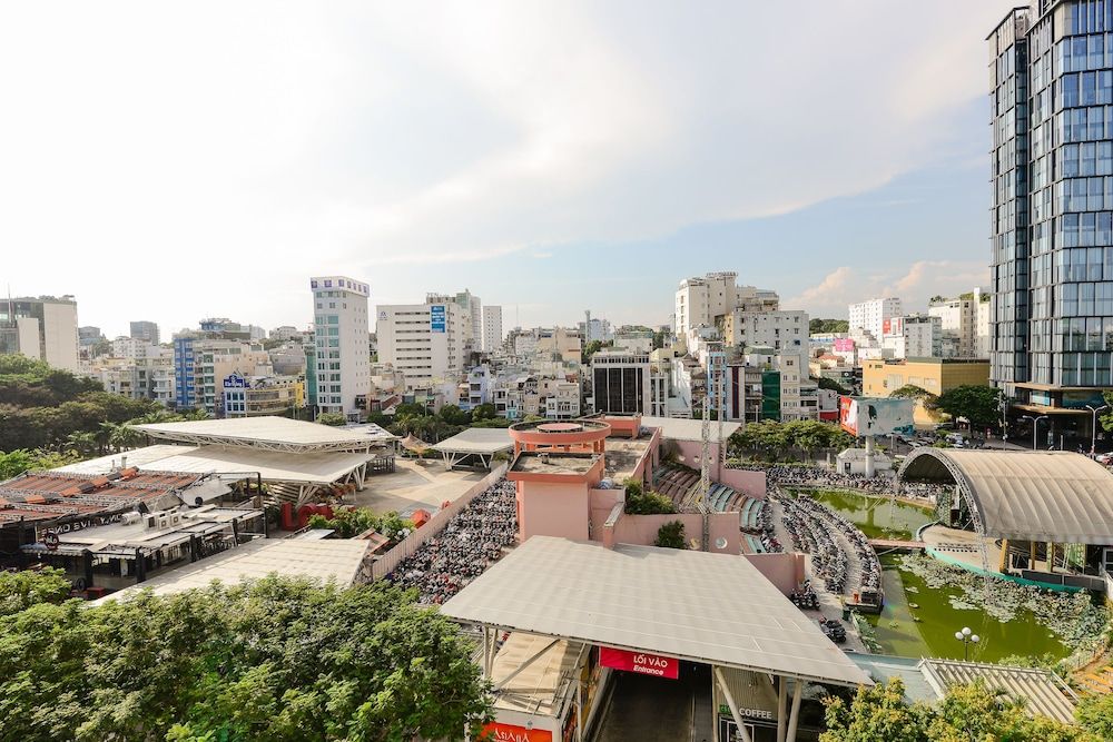 Saigonciti Hotel A Suite, City View 11