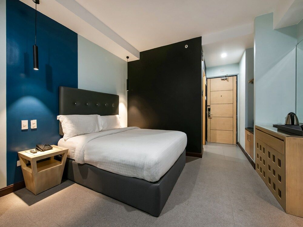 undefined Bay Area Suites Manila 6