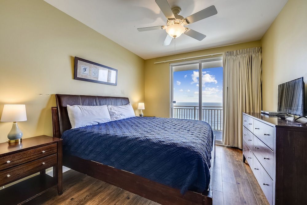 Condo, 3 Bedrooms, Balcony, Ocean View (1601 W)