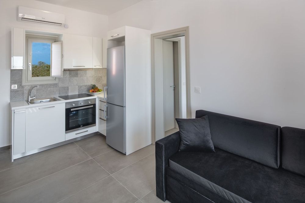 undefined Elea Hub 5