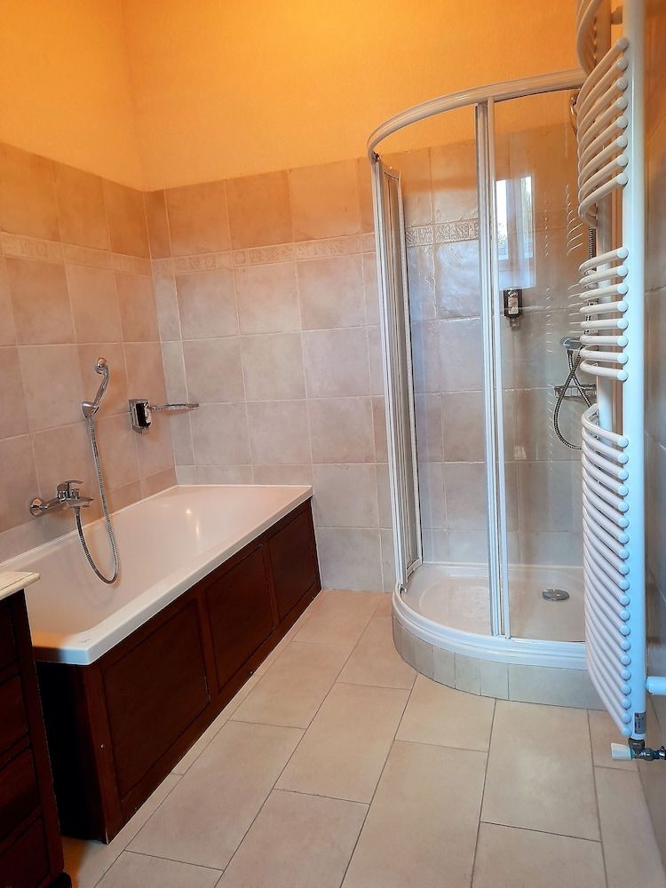 Hotel Manoir de Mathan Family Suite 3