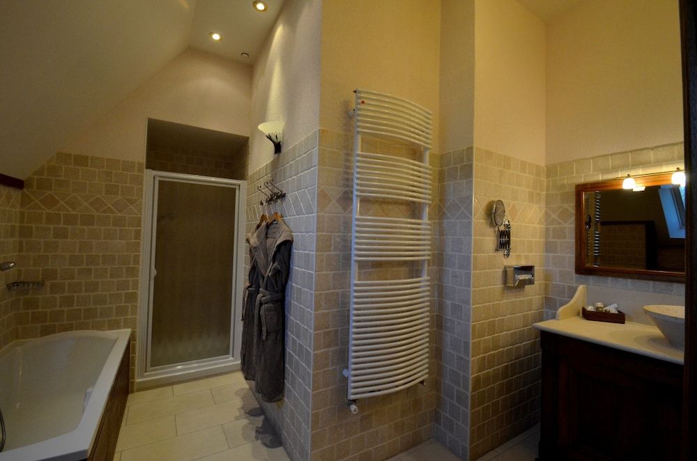 Hotel Manoir de Mathan Suite Junior Quadruple 4