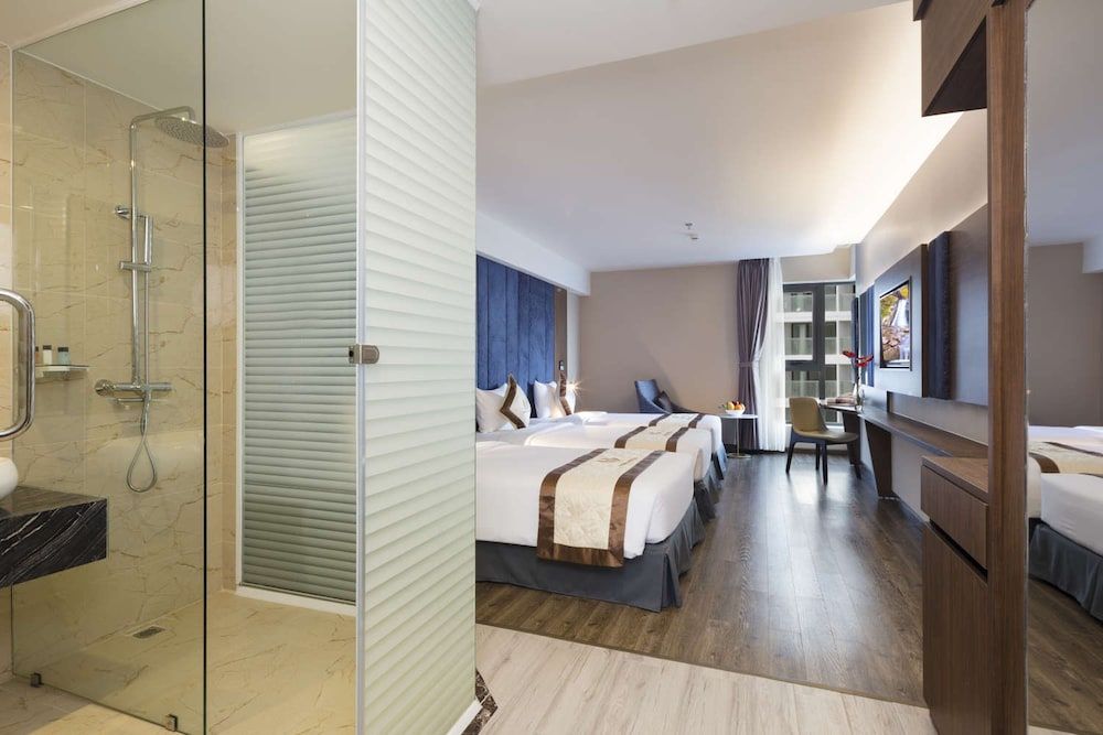 Deluxe Triple Room, 3 Twin Beds, Partial Sea View