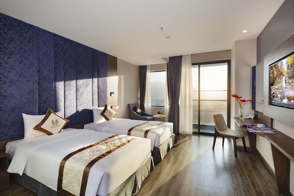 Premier Room, 2 Twin Beds, City View