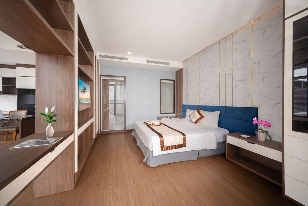 Premium Double Room, Balcony, Partial Ocean View