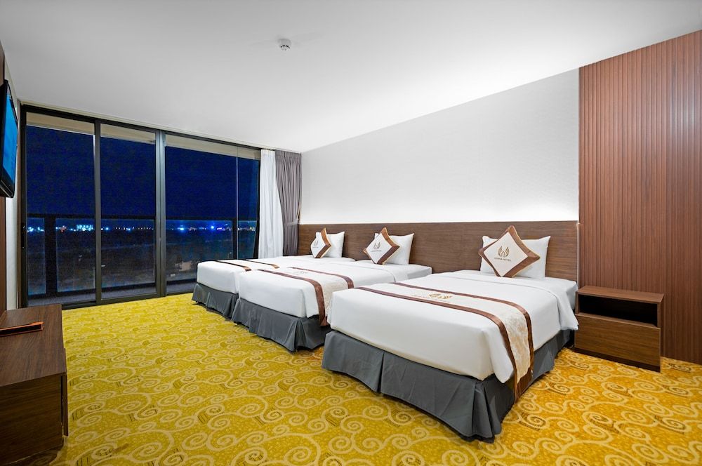 Family Room, 2 Bedrooms, City View