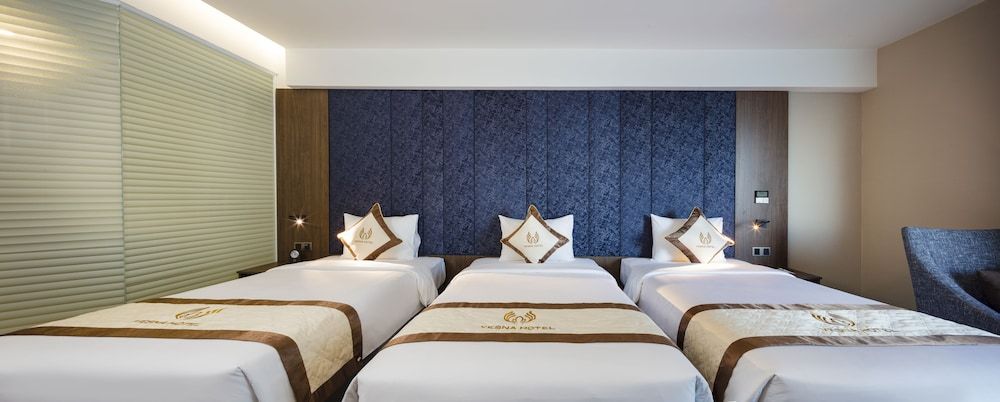 Deluxe Triple Room, 3 Twin Beds, Partial Sea View