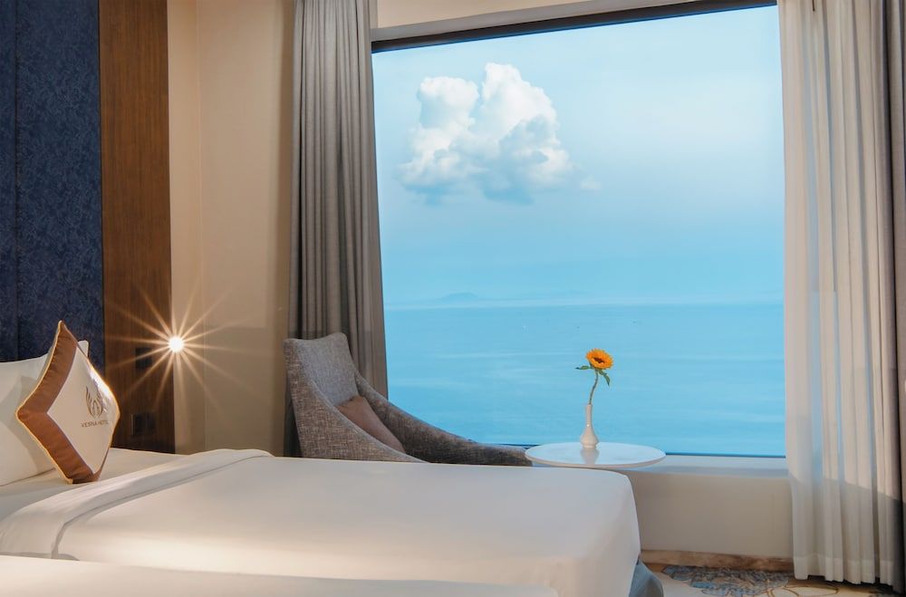 Deluxe Room, 1 Queen Bed, Sea View