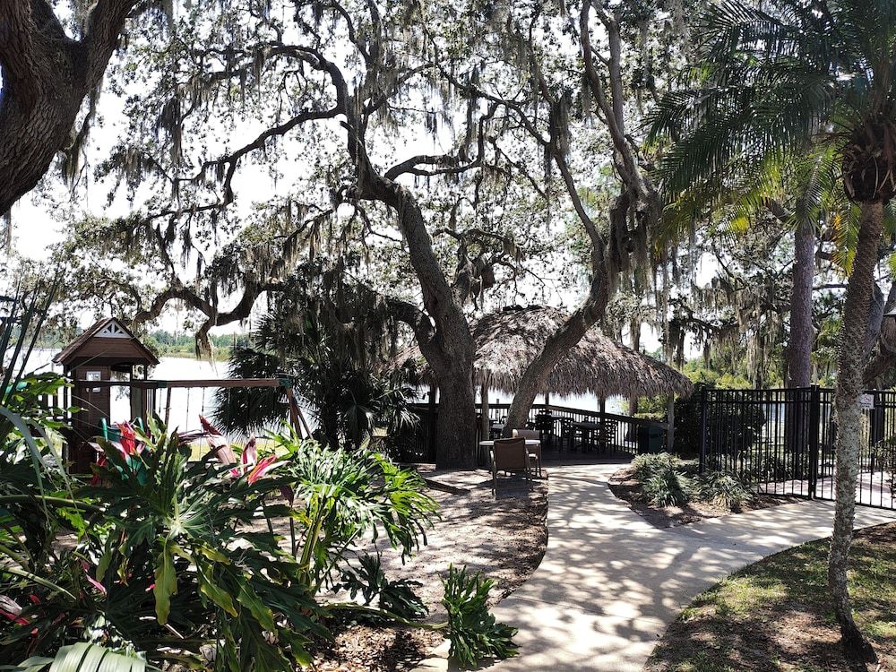 undefined Grand Lake Resort 5