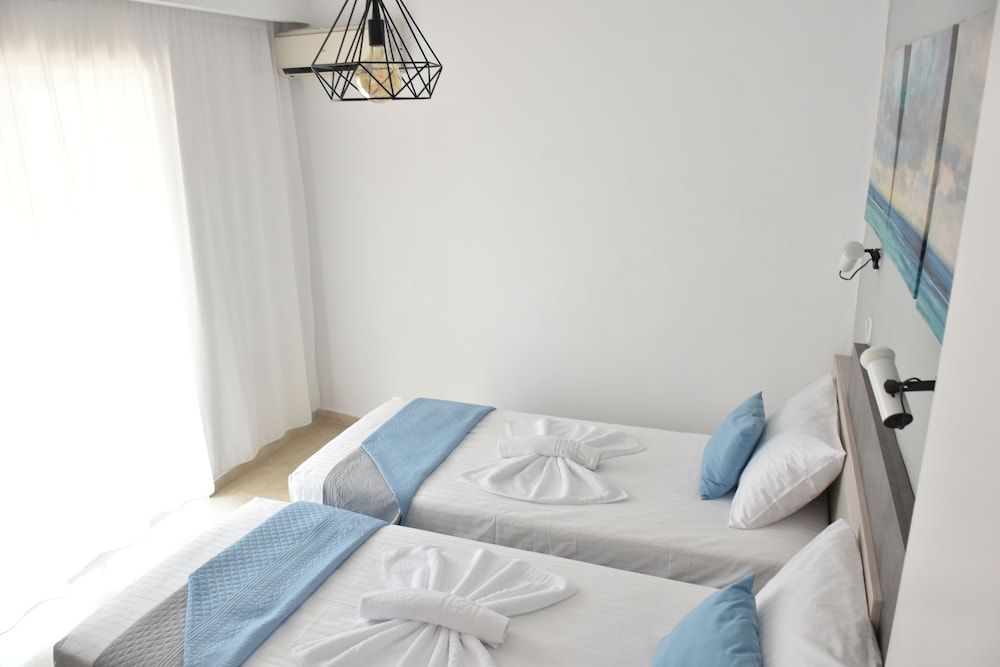Family Apartment, 2 Bedrooms, Partial Sea View