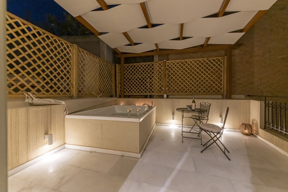 undefined Ipelhome Plaka Boutique Apartments 4