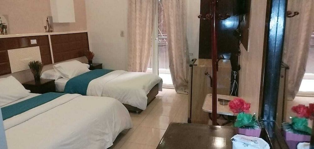 undefined The Emerald Hotel 9