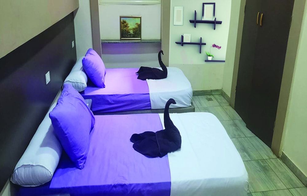 The Emerald Hotel Standard Double Room 8