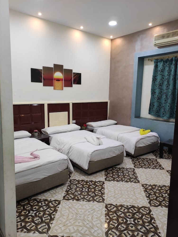 undefined The Emerald Hotel 10