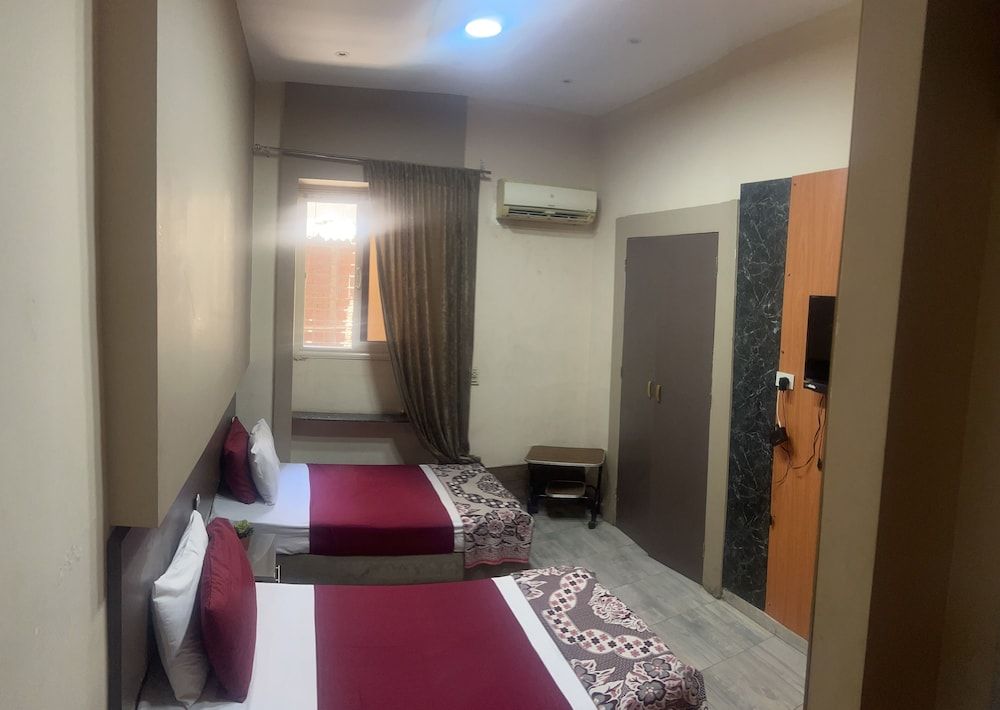 The Emerald Hotel Standard Double Room 25