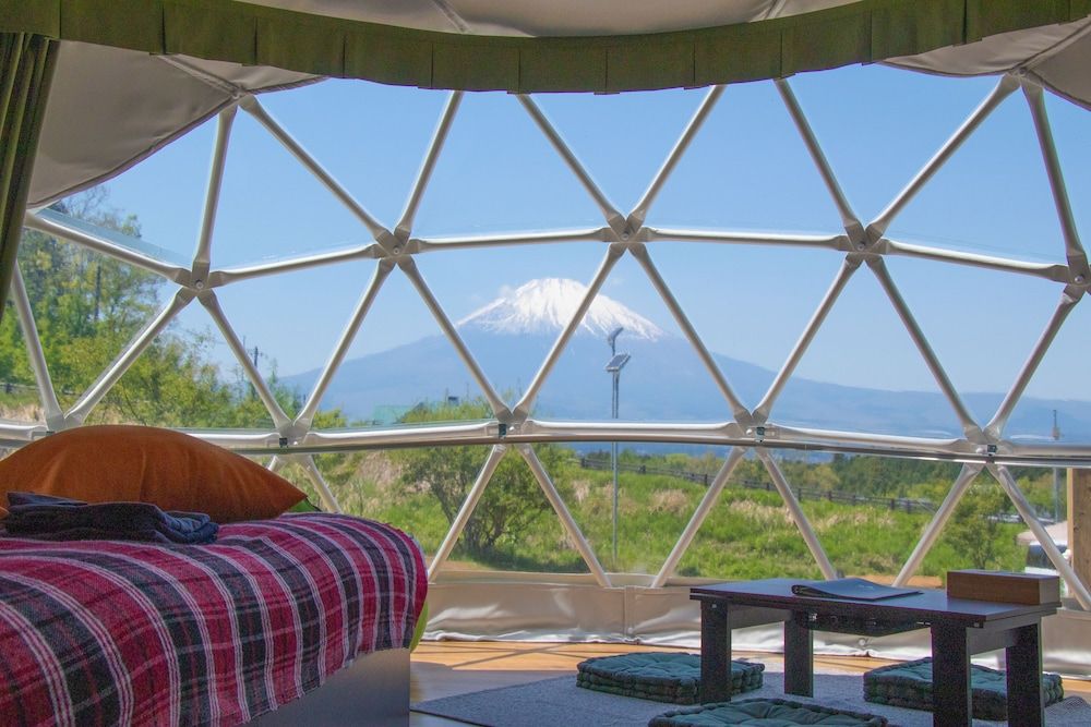 GLAMPING DOME