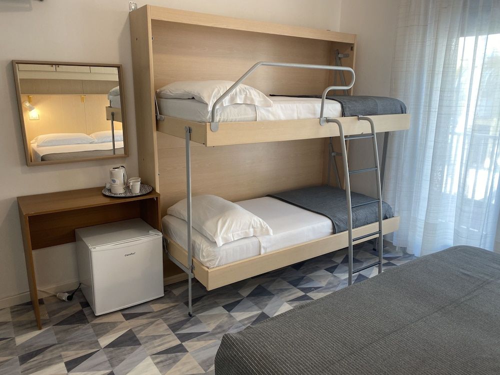 Giovanna Rooms Classic Quadruple Room 4