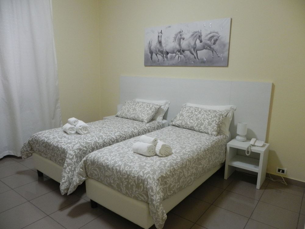 Hotel Villa Romana Standard Double or Twin Room 7