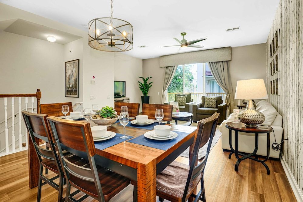 undefined Spacious Townhome W/patio & Garage! Sleeps10 10