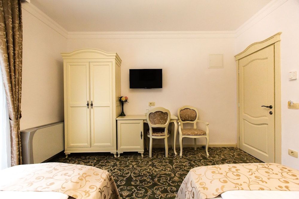 Ave Alba Twin Room, Balcony, City View (4*) 9