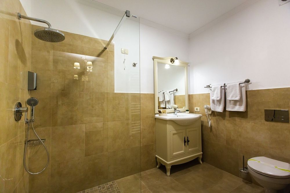 Ave Alba Twin Room, Balcony, City View (4*) 5