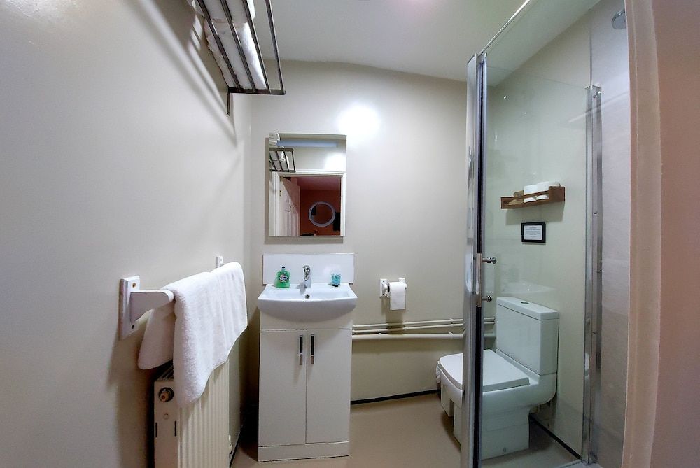 Grains Bar Triple Room, Ensuite (11) 5