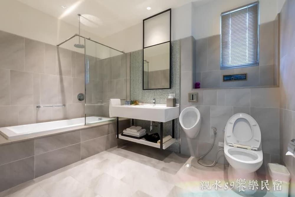 89 HAPPY BNB Quadruple Room 14