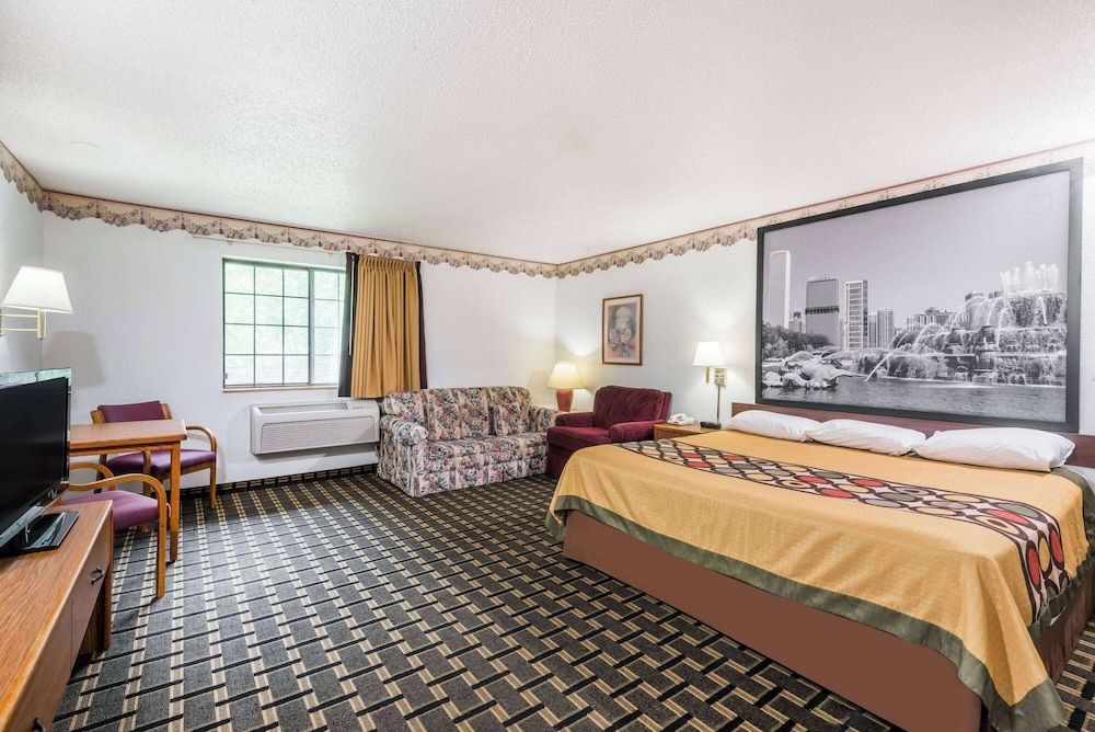 Deluxe Studio Suite, 1 King Bed, Non Smoking