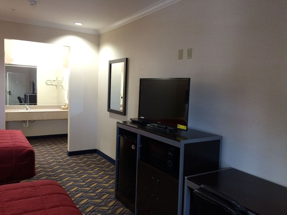 Palace Inn Kingwood Standard Double Room 2