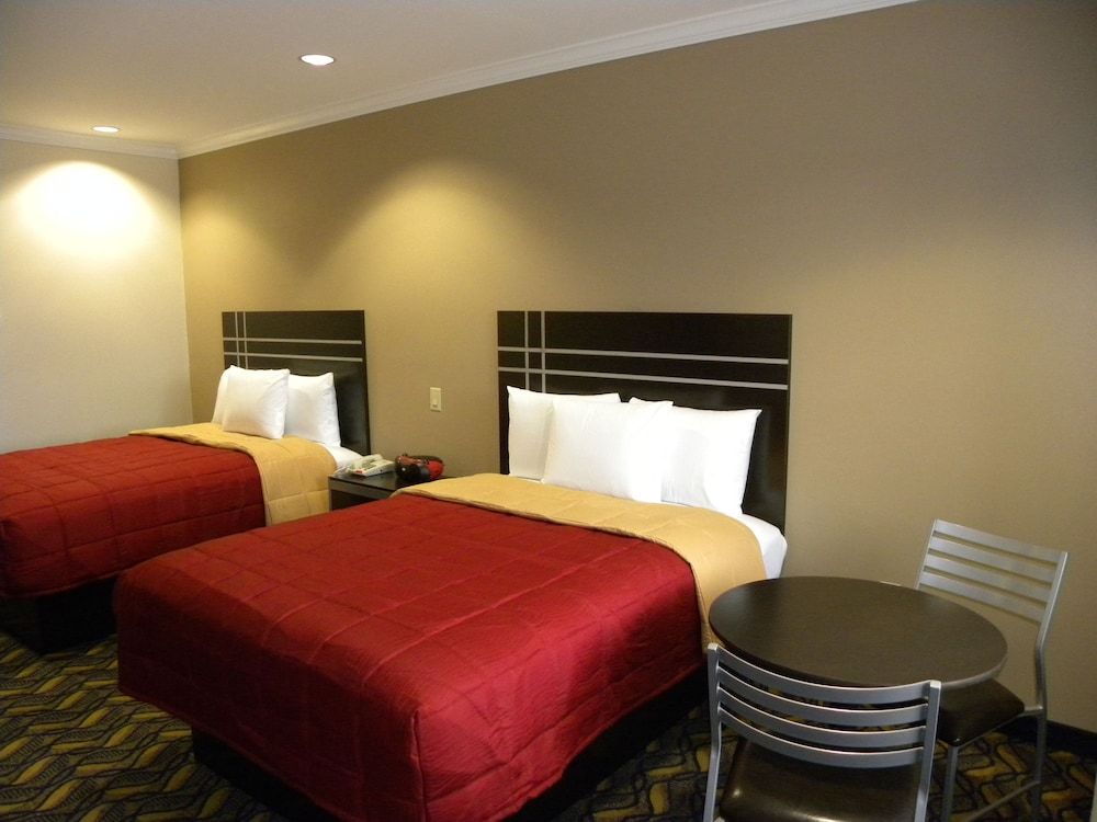 Palace Inn Kingwood Standard Double Room 3