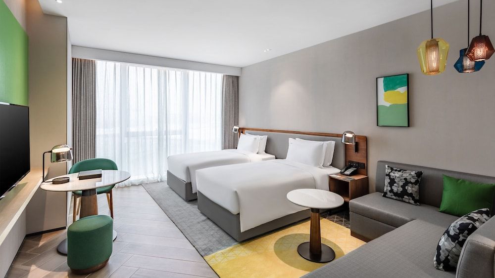 Standard Room, 1 King Bed, City View (High Floor)