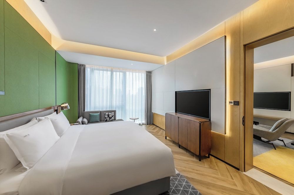 Suite, 1 King Bed
