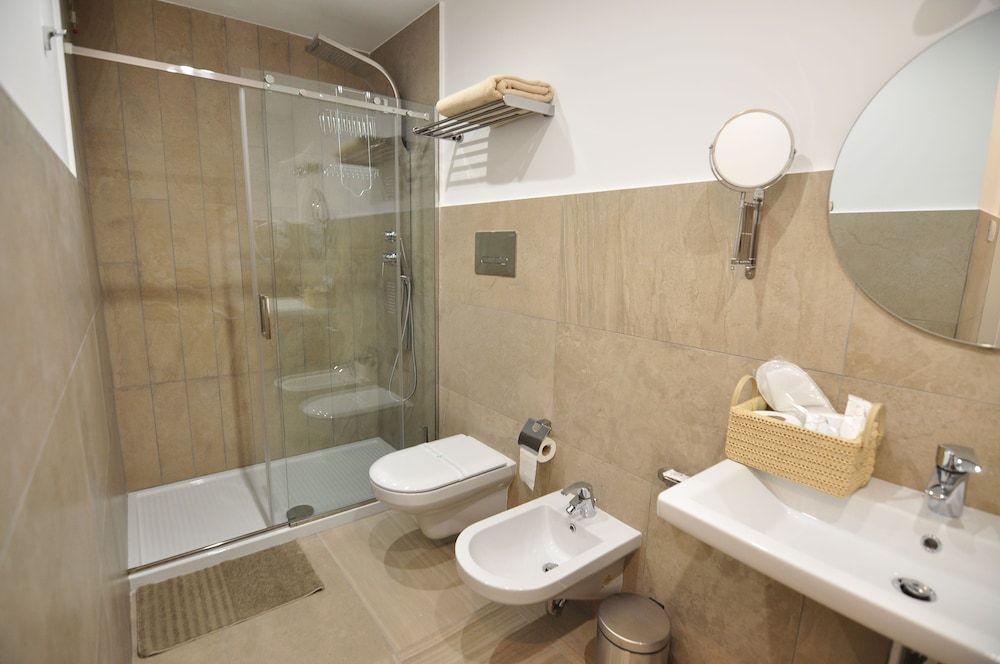 undefined Delco Naples 8