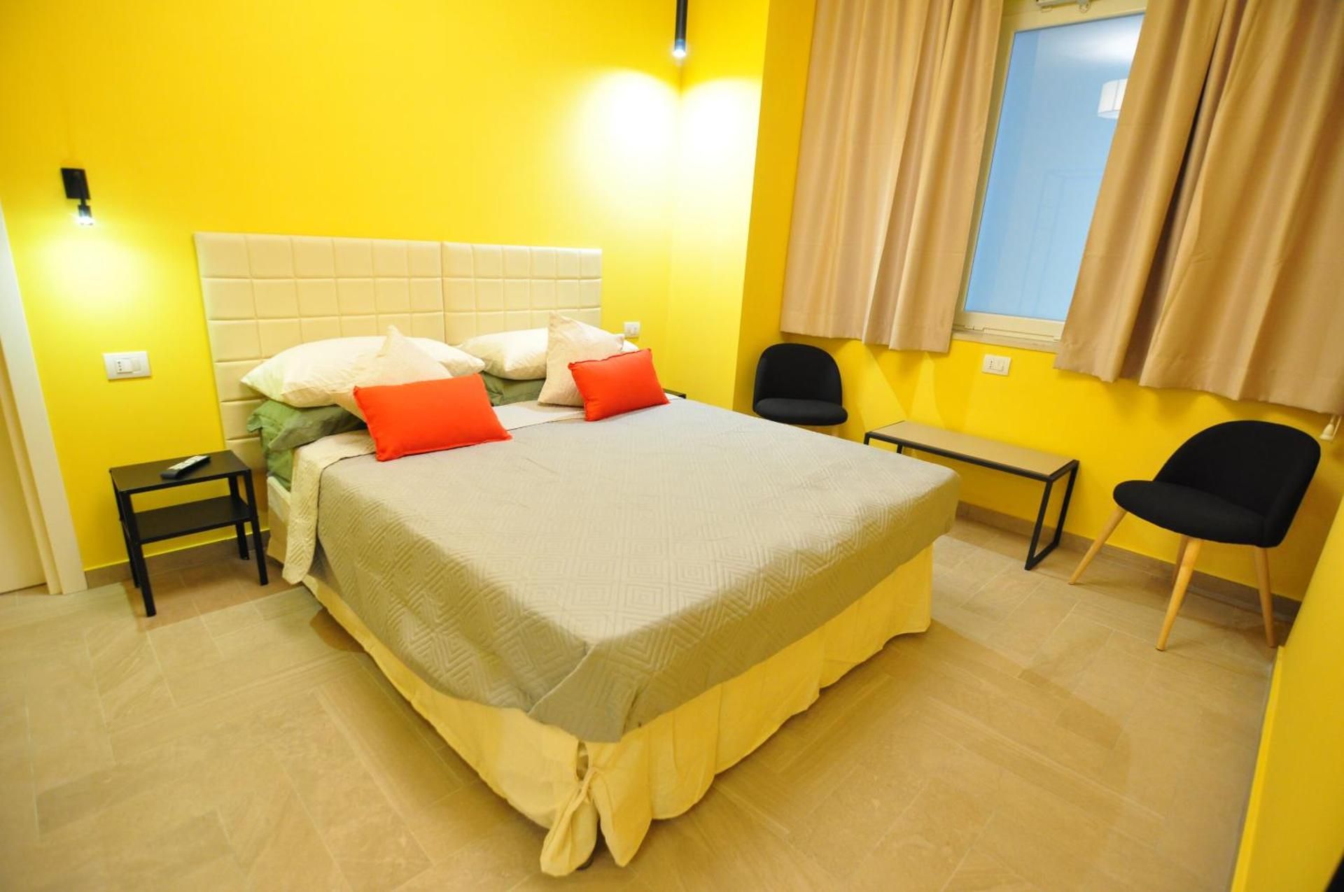 undefined Delco Naples 4