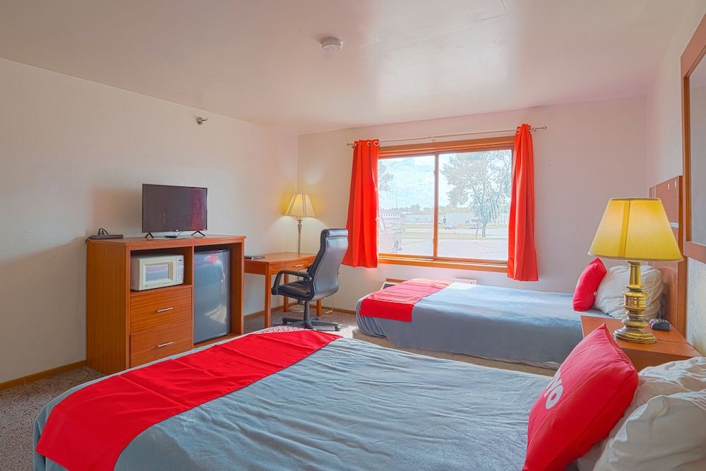 OYO Hotel Redwood Falls near Jackpot Casino Room, 2 Double Beds, Accessible 4