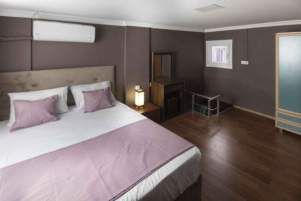 undefined Grey House 5