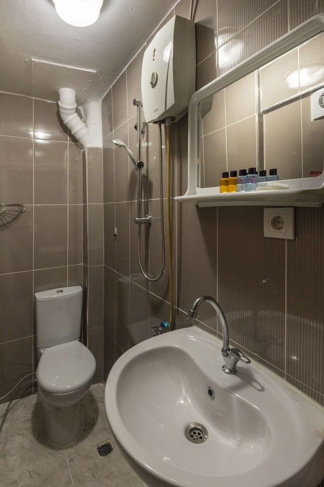 Grey House Classic Room 4